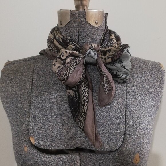 Reine Seide 100% Silk Old World Style Square Scarf - Picture 1 of 6